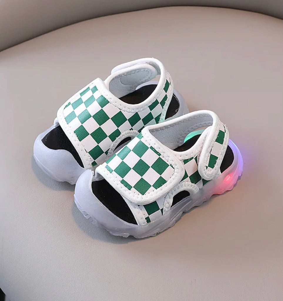 صندل بيبي شطرنج اخضر مضيئ