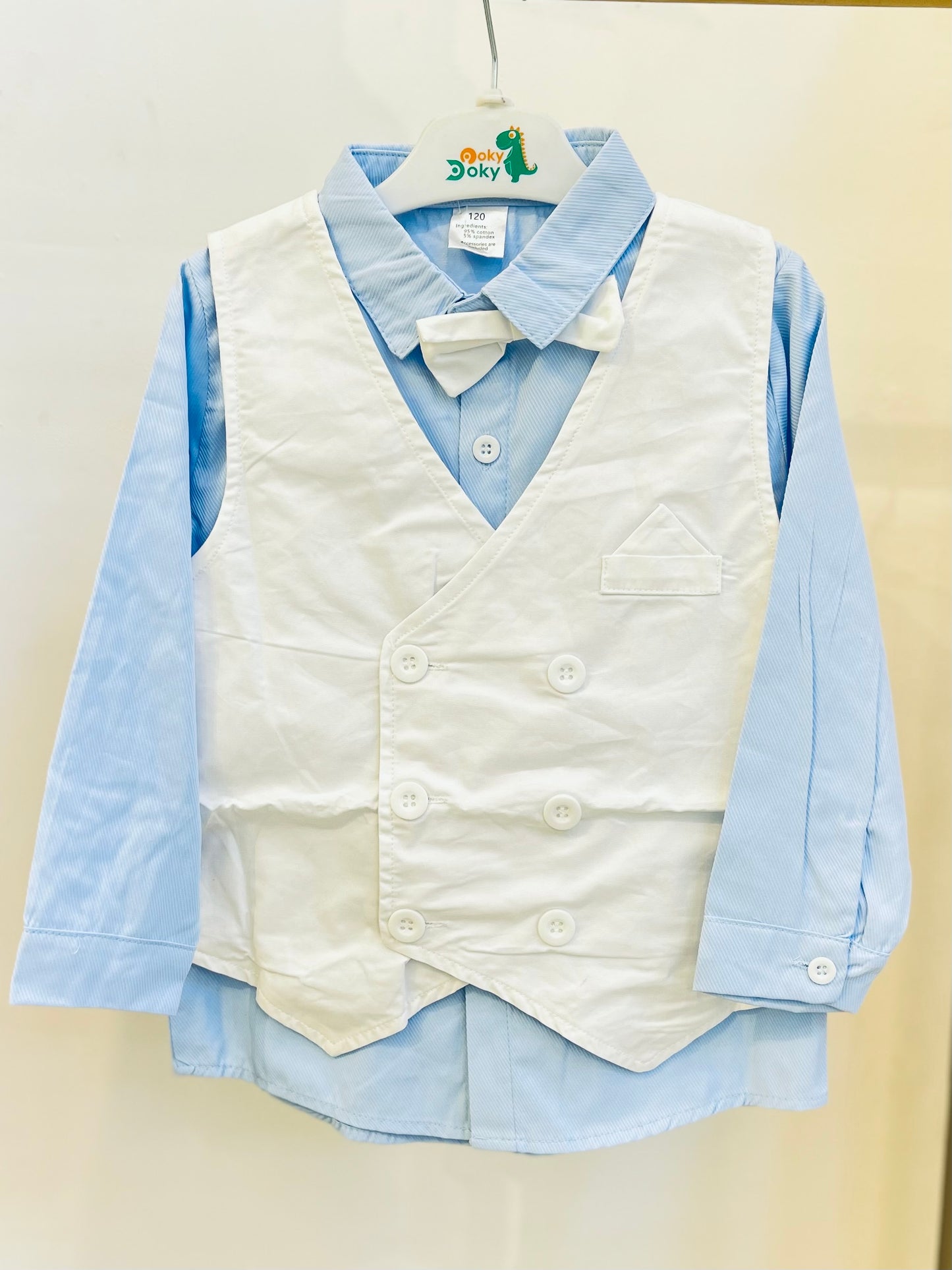 طقم ابيض سمائي