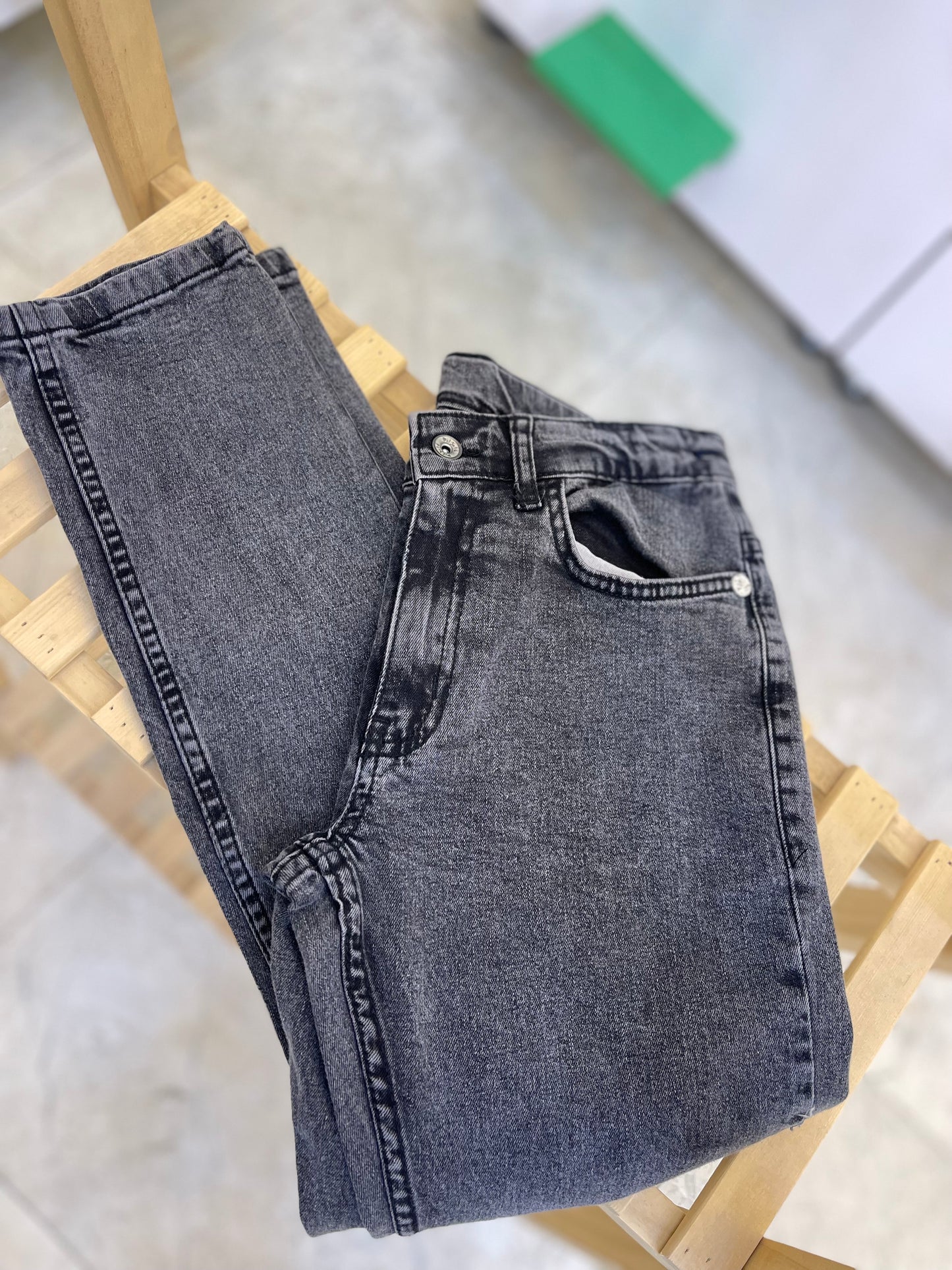 بنطلون اسود فاتح