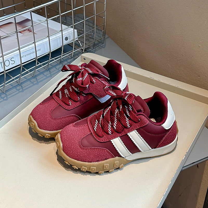 ترينشوز احمر