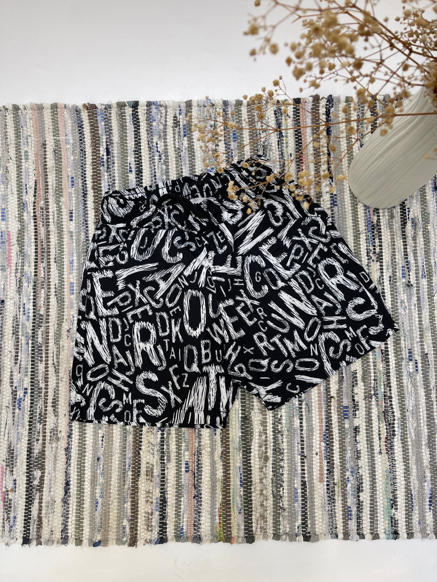 شورت ولادي ابيض واسود