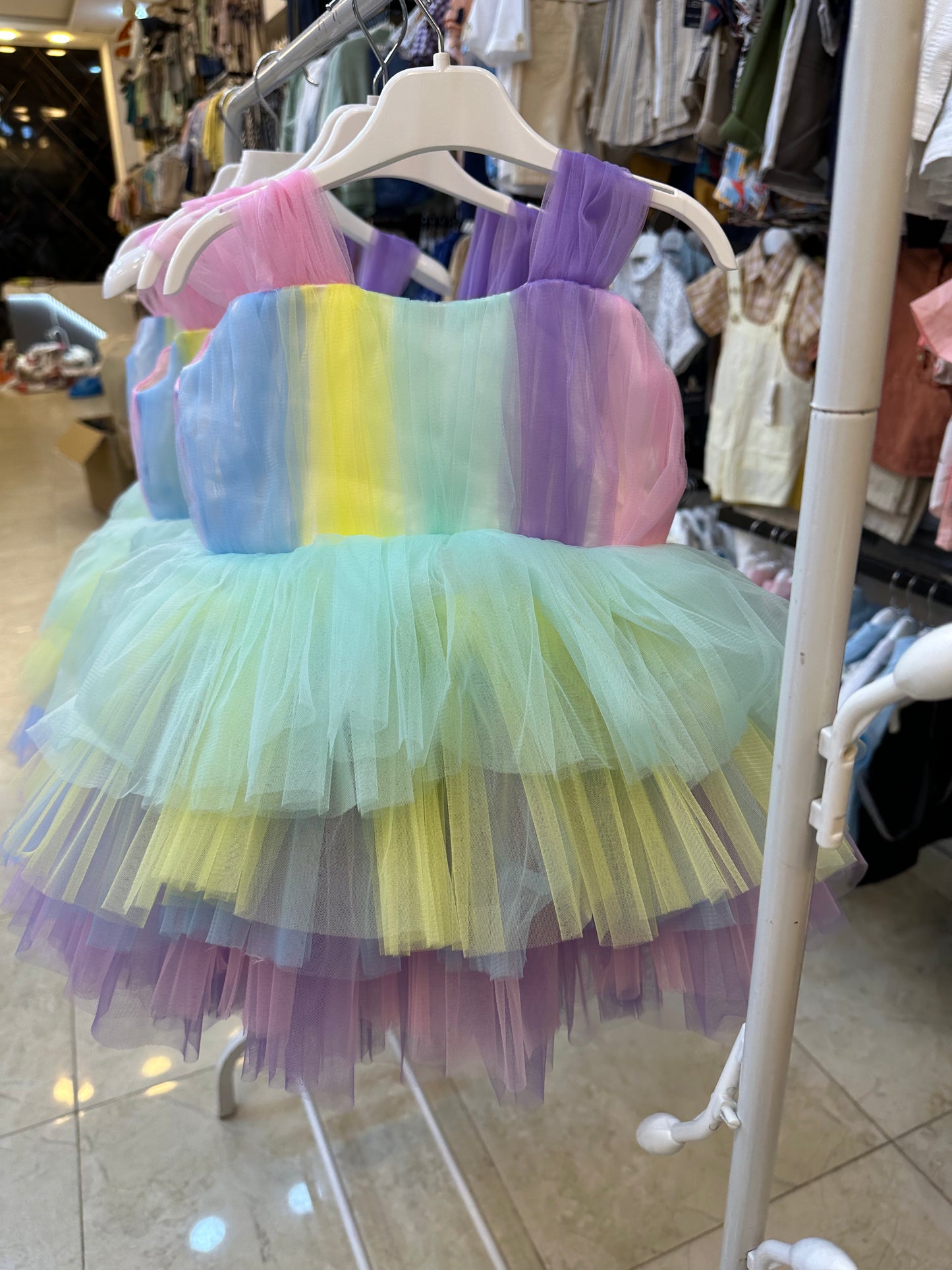 بدلة اطفال ملونة