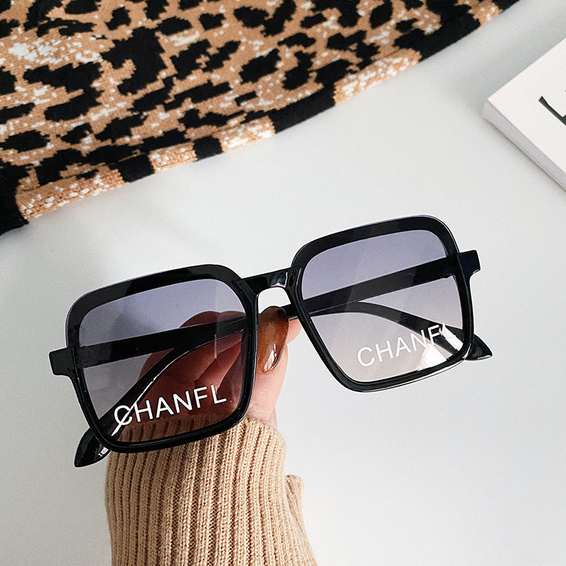 نظارات اطفال شانيل