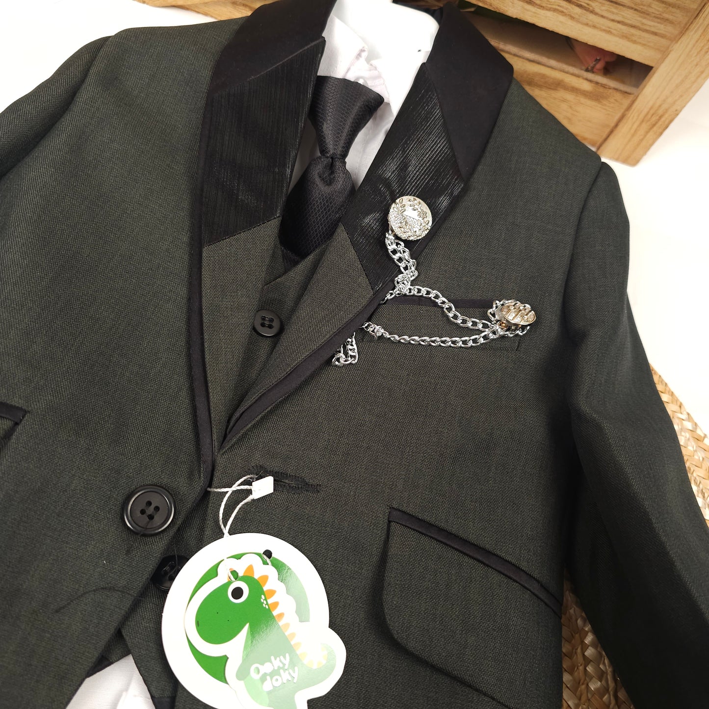 طقم رسمي مناسبات زيتوني