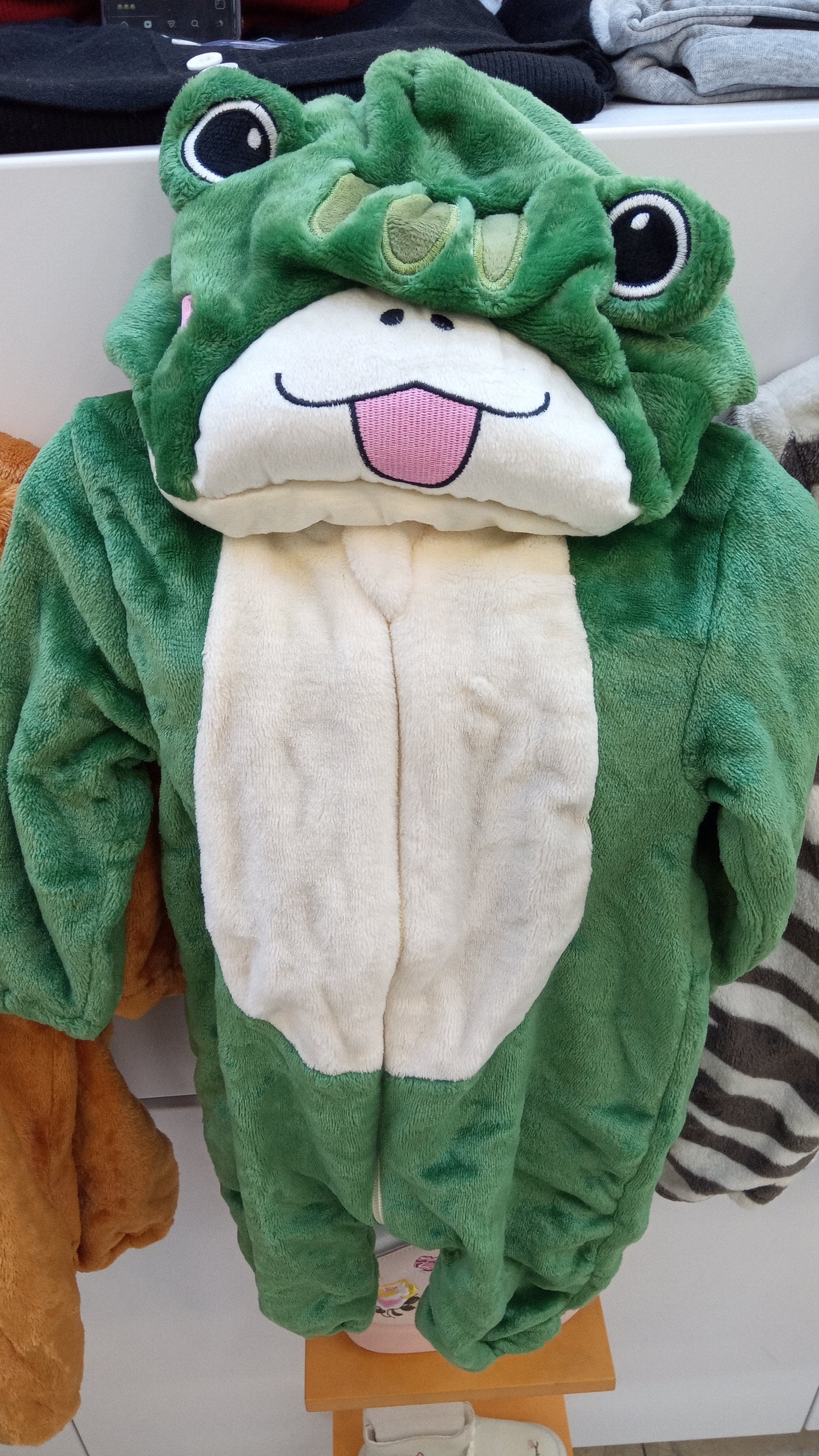 اوفر شخصيات